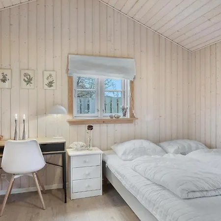 Three-bedroom In Semesterbostad *