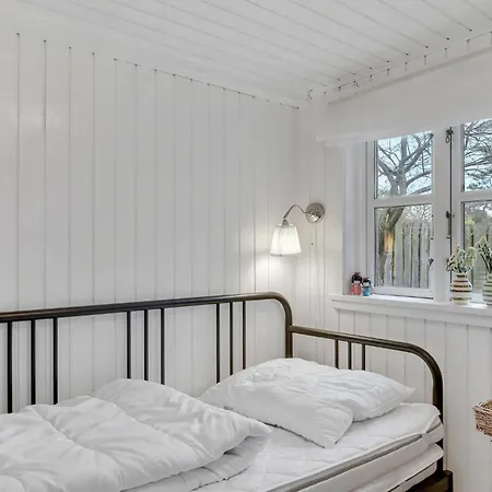 Three-bedroom In Semesterbostad *