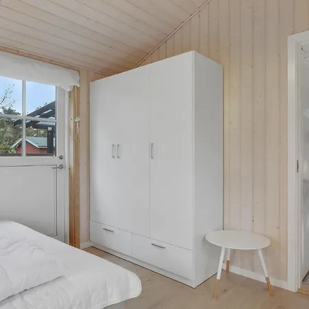 Three-bedroom In 別荘 Neksø