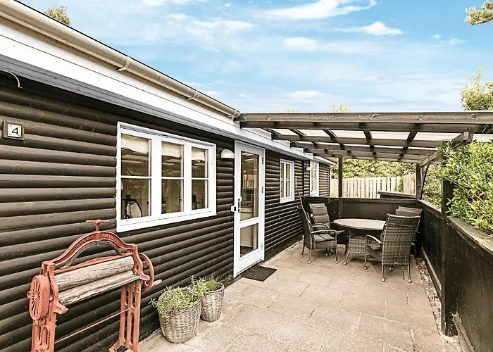 Holiday home Three-bedroom In
