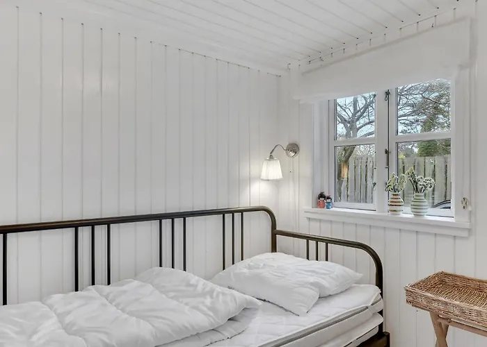 Three-bedroom In Holiday home *